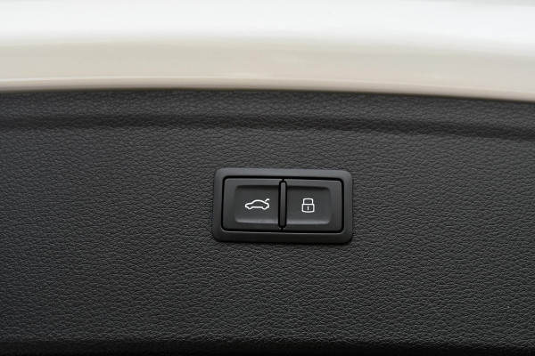 Audi Q5 55 TFSI e quattro Competition. Pano, ACC, 360, Trekh, B&O, Matrix, Sfeer, Keyless, Dodeh, CarPlay! Audi Q5 55 TFSI e quattro Competition. Pano, ACC, 360, Trekh, B&O, Matrix, Sfeer, Keyless, Dodeh, CarPlay!