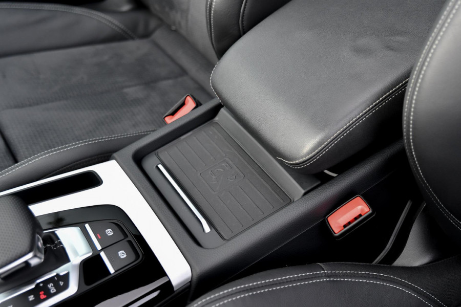 Audi Q5 55 TFSI e quattro Competition. Pano, ACC, 360, Trekh, B&O, Matrix, Sfeer, Keyless, Dodeh, CarPlay! Audi Q5 55 TFSI e quattro Competition. Pano, ACC, 360, Trekh, B&O, Matrix, Sfeer, Keyless, Dodeh, CarPlay!