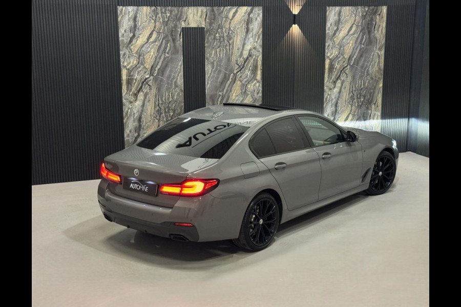 BMW 5 Serie 530e 50 Jahre M Edition|Open dak|Laser Lights|BOMVOL