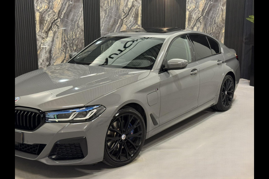 BMW 5 Serie 530e 50 Jahre M Edition|Open dak|Laser Lights|BOMVOL
