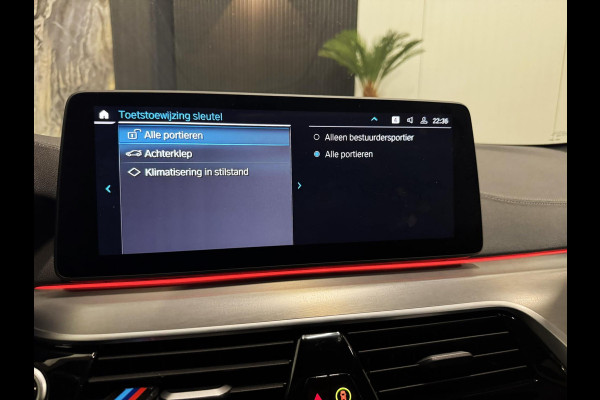 BMW 5 Serie 530e 50 Jahre M Edition|Open dak|Laser Lights|BOMVOL