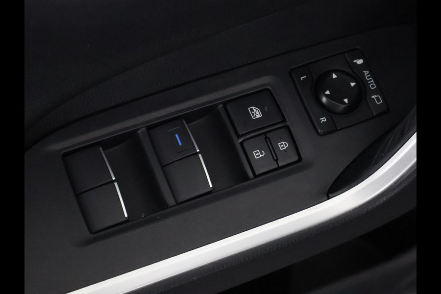 Toyota RAV4 2.5 Hybrid Bi-Tone | Trekhaak | Dealer onderhouden | Adaptive Cruise control Toyota RAV4 2.5 Hybrid Bi-Tone | Trekhaak | Dealer onderhouden | Adaptive Cruise control