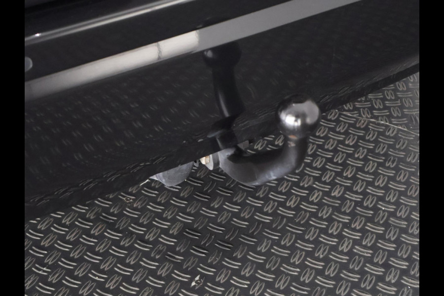 Toyota RAV4 2.5 Hybrid Bi-Tone | Trekhaak | Dealer onderhouden | Adaptive Cruise control Toyota RAV4 2.5 Hybrid Bi-Tone | Trekhaak | Dealer onderhouden | Adaptive Cruise control