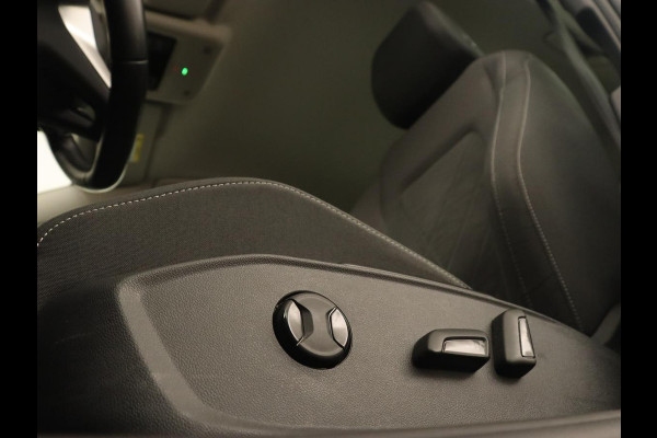 Volkswagen Golf 1.4 eHybrid Style | Massage | Carplay | Memory | Navigatie | Adaptive cruise | Parkeerhulp | Sfeerverlichting | Full LED | PHEV | Plug In Volkswagen Golf 1.4 eHybrid Style | Massage | Carplay | Memory | Navigatie | Adaptive cruise | Parkeerhulp | Sfeerverlichting | Full LED | PHEV | Plug In