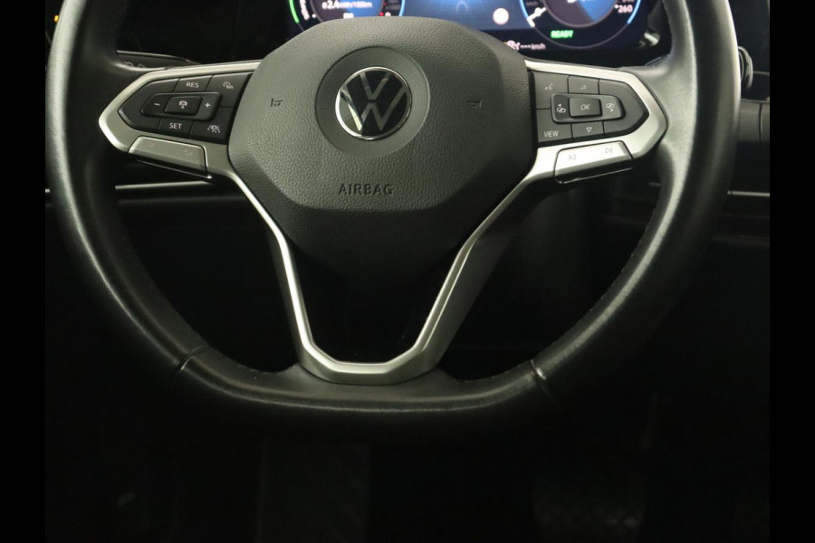 Volkswagen Golf 1.4 eHybrid Style | Massage | Carplay | Memory | Navigatie | Adaptive cruise | Parkeerhulp | Sfeerverlichting | Full LED | PHEV | Plug In Volkswagen Golf 1.4 eHybrid Style | Massage | Carplay | Memory | Navigatie | Adaptive cruise | Parkeerhulp | Sfeerverlichting | Full LED | PHEV | Plug In