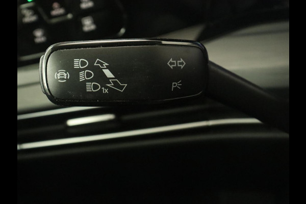Volkswagen Golf 1.4 eHybrid Style | Massage | Carplay | Memory | Navigatie | Adaptive cruise | Parkeerhulp | Sfeerverlichting | Full LED | PHEV | Plug In Volkswagen Golf 1.4 eHybrid Style | Massage | Carplay | Memory | Navigatie | Adaptive cruise | Parkeerhulp | Sfeerverlichting | Full LED | PHEV | Plug In