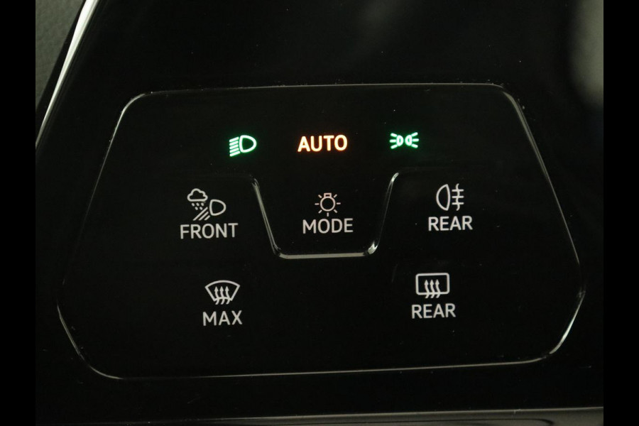 Volkswagen Golf 1.4 eHybrid Style | Massage | Carplay | Memory | Navigatie | Adaptive cruise | Parkeerhulp | Sfeerverlichting | Full LED | PHEV | Plug In Volkswagen Golf 1.4 eHybrid Style | Massage | Carplay | Memory | Navigatie | Adaptive cruise | Parkeerhulp | Sfeerverlichting | Full LED | PHEV | Plug In