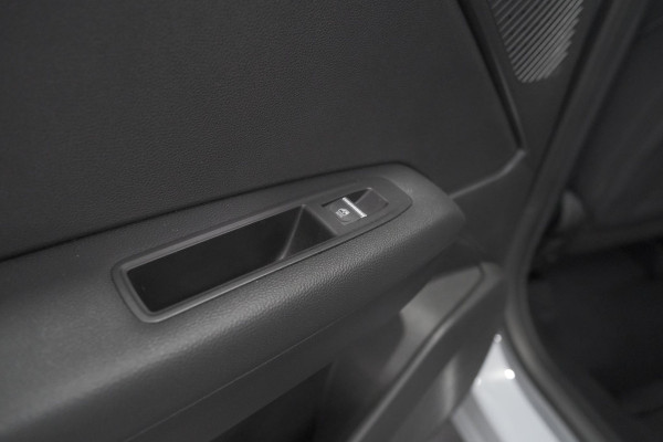 Renault Captur Mild Hybrid 160 EDC Techno | Pack Winter | Camera | Adaptieve Cruise Control | Apple Carplay Renault Captur Mild Hybrid 160 EDC Techno | Pack Winter | Camera | Adaptieve Cruise Control | Apple Carplay