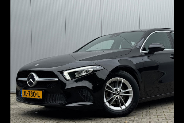 Mercedes-Benz A-Klasse A180 BUSINESS SOLUTION STOELVERWARMING FULL SCREEN NEDERLANDSE AUTO TREKHAAK NAP EERSTE EIGENAAR