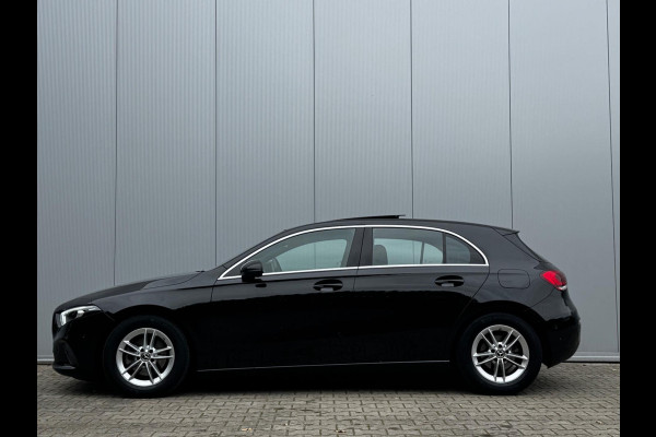 Mercedes-Benz A-Klasse A180 BUSINESS SOLUTION STOELVERWARMING FULL SCREEN NEDERLANDSE AUTO TREKHAAK NAP EERSTE EIGENAAR