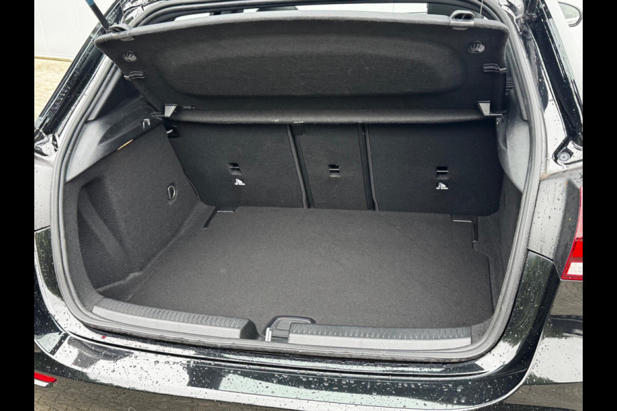 Mercedes-Benz A-Klasse A180 BUSINESS SOLUTION STOELVERWARMING FULL SCREEN NEDERLANDSE AUTO TREKHAAK NAP EERSTE EIGENAAR