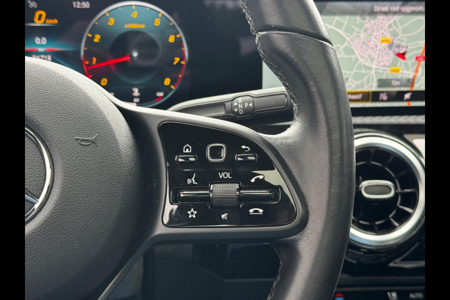 Mercedes-Benz A-Klasse A180 BUSINESS SOLUTION STOELVERWARMING FULL SCREEN NEDERLANDSE AUTO TREKHAAK NAP EERSTE EIGENAAR