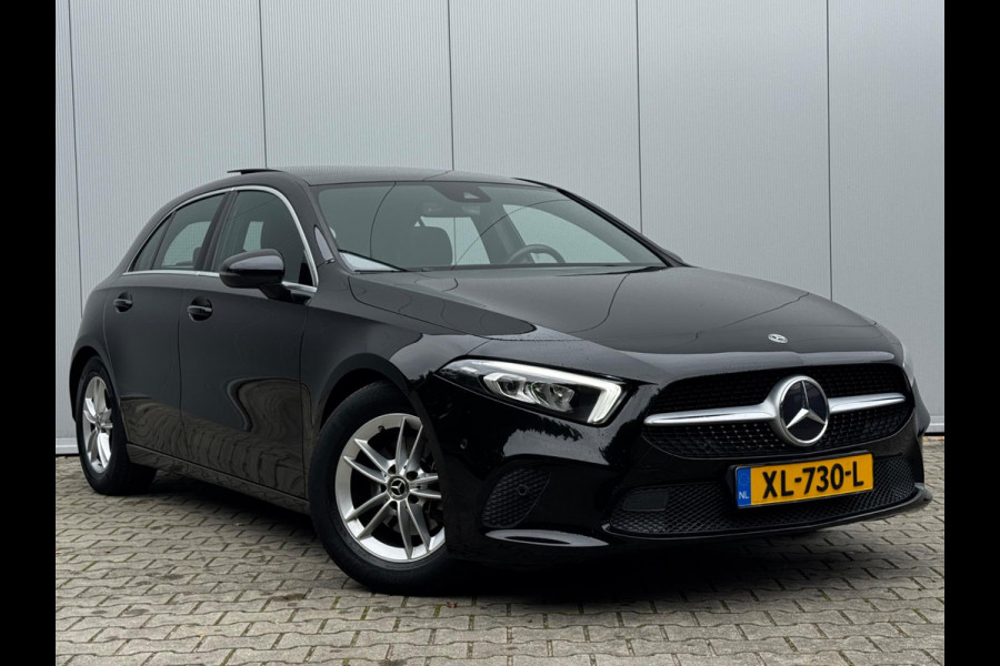 Mercedes-Benz A-Klasse A180 BUSINESS SOLUTION STOELVERWARMING FULL SCREEN NEDERLANDSE AUTO TREKHAAK NAP EERSTE EIGENAAR