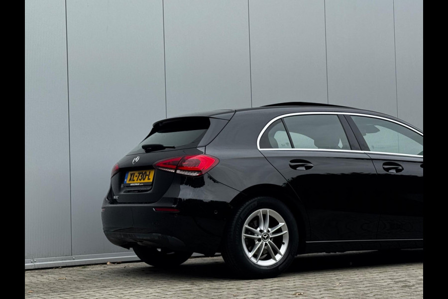 Mercedes-Benz A-Klasse A180 BUSINESS SOLUTION STOELVERWARMING FULL SCREEN NEDERLANDSE AUTO TREKHAAK NAP EERSTE EIGENAAR
