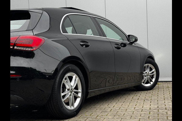 Mercedes-Benz A-Klasse A180 BUSINESS SOLUTION STOELVERWARMING FULL SCREEN NEDERLANDSE AUTO TREKHAAK NAP EERSTE EIGENAAR