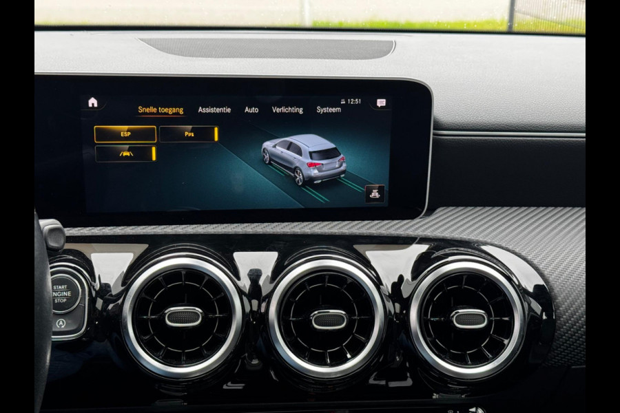 Mercedes-Benz A-Klasse A180 BUSINESS SOLUTION STOELVERWARMING FULL SCREEN NEDERLANDSE AUTO TREKHAAK NAP EERSTE EIGENAAR