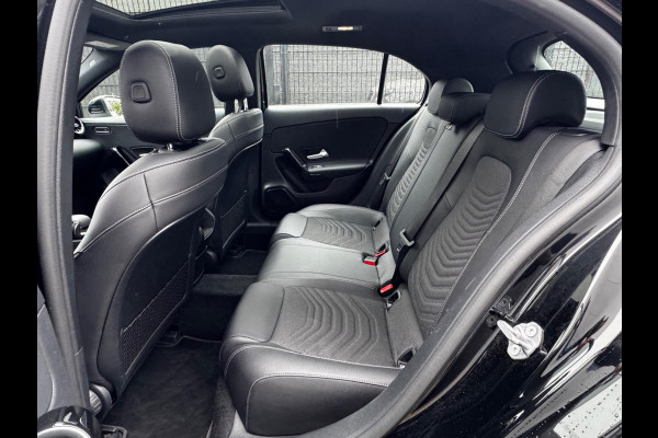 Mercedes-Benz A-Klasse A180 BUSINESS SOLUTION STOELVERWARMING FULL SCREEN NEDERLANDSE AUTO TREKHAAK NAP EERSTE EIGENAAR