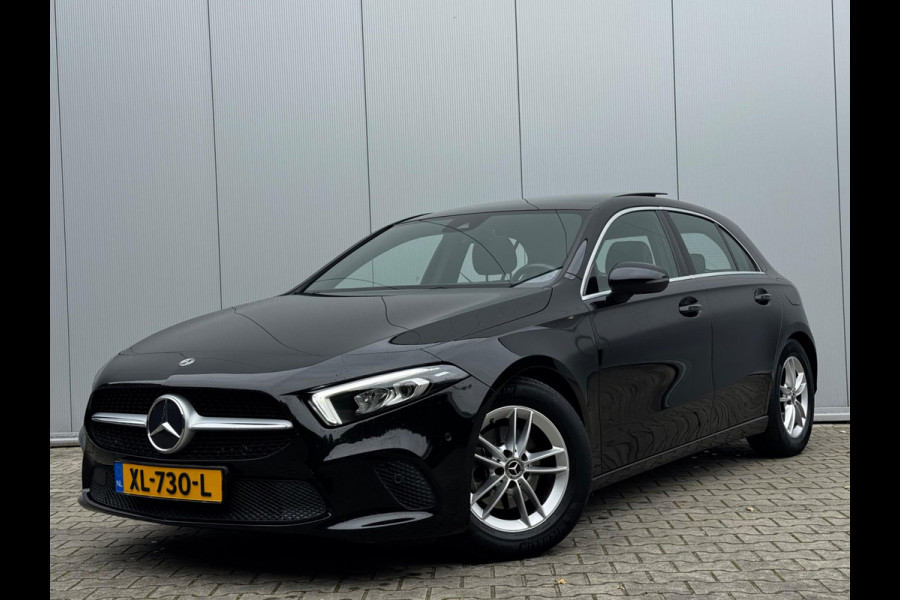 Mercedes-Benz A-Klasse A180 BUSINESS SOLUTION STOELVERWARMING FULL SCREEN NEDERLANDSE AUTO TREKHAAK NAP EERSTE EIGENAAR