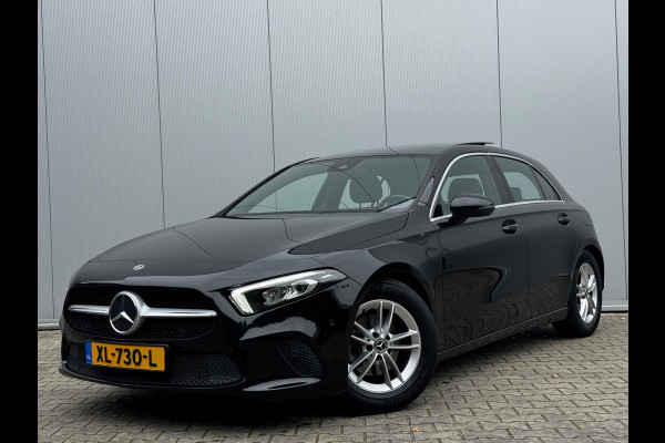 Mercedes-Benz A-Klasse A180 BUSINESS SOLUTION STOELVERWARMING FULL SCREEN NEDERLANDSE AUTO TREKHAAK NAP EERSTE EIGENAAR