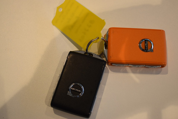 Volvo XC60 T8 AWD 455PK Plug-in hybrid Plus Bright | Leer | Pano Dak | Key Less | Park Assist Camera |