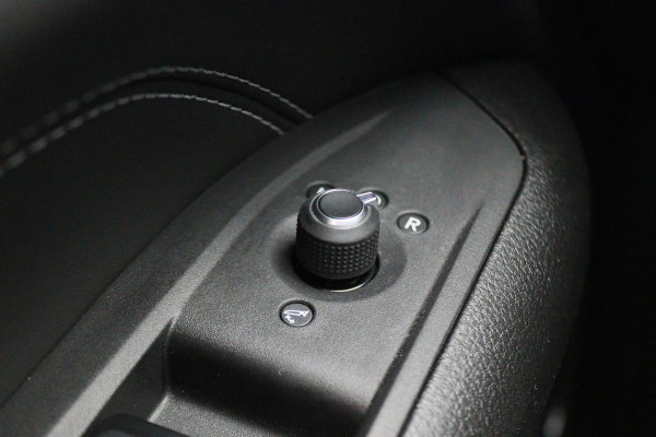 Jeep Compass 4xe 240 Plug-in Hybrid Electric S Leer, Virtual Cockpit, Camera, ACC, Apple Carplay, Rijstrooksensor, 19''