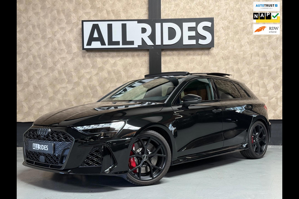 Audi RS 3 SPORTBACK 2.5 TFSI RS 3 quattro | Pano | carbon | Kuipstoelen | ACC | Keyless | Sfeerverlichting Audi RS 3 SPORTBACK 2.5 TFSI RS 3 quattro | Pano | carbon | Kuipstoelen | ACC | Keyless | Sfeerverlichting