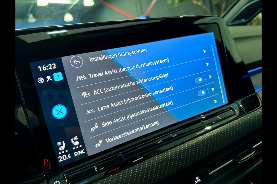 Volkswagen Golf 8 2.0 TSI R 4Motion Performance Akrapovic|Leder|HUD|H/K|Memory|BTW