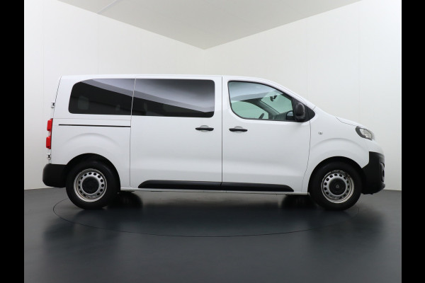 Peugeot e-Expert EV 50kWh 9-Persoons Airco Navi* Apple Carplay Android Auto Cruise Control 3 Zitrijen Dab+ Schuifdeur Privacy Glas Achterdeuren 1e Eigenaar Origineel Nederlandse Auto Peugeot e-Expert EV 50kWh 9-Persoons Airco Navi* Apple Carplay Android Auto Cruise Control 3 Zitrijen Dab+ Schuifdeur Privacy Glas Achterdeuren 1e Eigenaar Origineel Nederlandse Auto