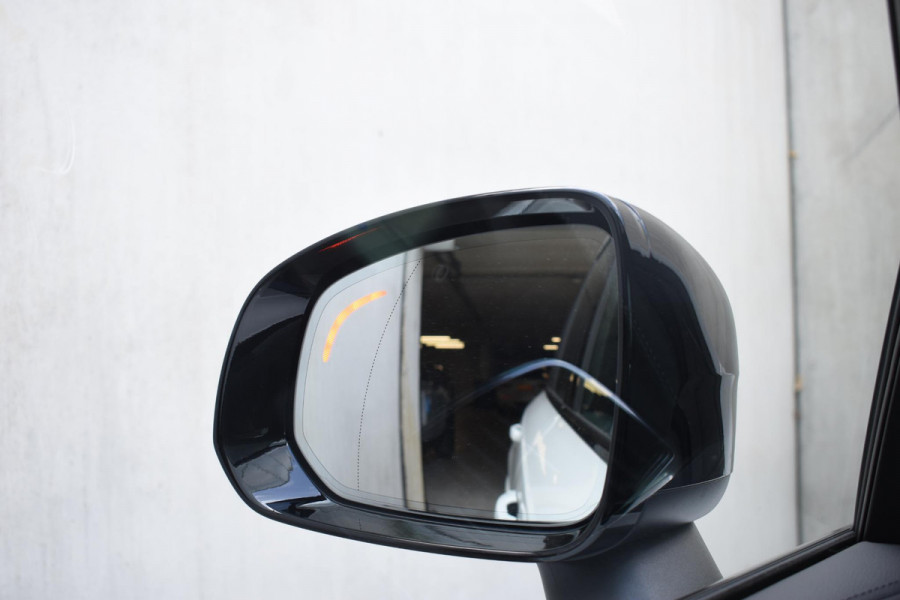 Volvo XC90 T8 455PK Automaat Plug-in hybrid AWD Ultimate Dark / Bowers & Wilkins / Luchtvering / Head Up Display / 360 Camera / Massagestoelen / Gelaagde Zijruiten / Trekhaak /
