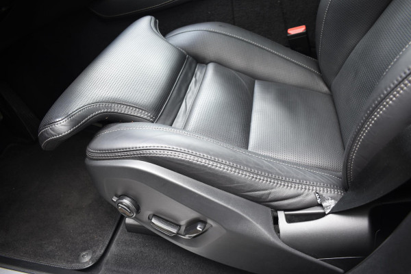 Volvo XC90 T8 455PK Automaat Plug-in hybrid AWD Ultimate Dark / Bowers & Wilkins / Luchtvering / Head Up Display / 360 Camera / Massagestoelen / Gelaagde Zijruiten / Trekhaak /