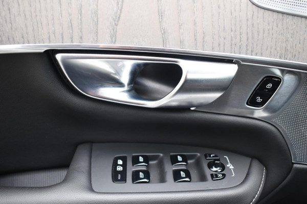 Volvo XC90 T8 455PK Automaat Plug-in hybrid AWD Ultimate Dark / Bowers & Wilkins / Luchtvering / Head Up Display / 360 Camera / Massagestoelen / Gelaagde Zijruiten / Trekhaak /