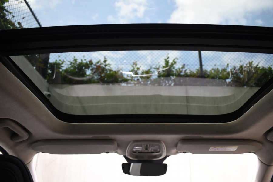 Volvo XC90 T8 455PK Automaat Plug-in hybrid AWD Ultimate Dark / Bowers & Wilkins / Luchtvering / Head Up Display / 360 Camera / Massagestoelen / Gelaagde Zijruiten / Trekhaak /