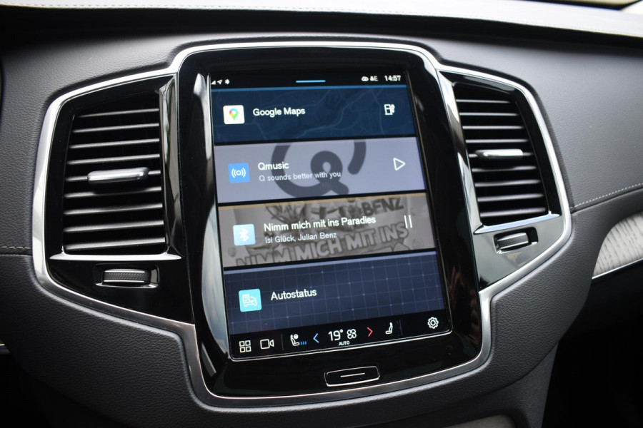 Volvo XC90 T8 455PK Automaat Plug-in hybrid AWD Ultimate Dark / Bowers & Wilkins / Luchtvering / Head Up Display / 360 Camera / Massagestoelen / Gelaagde Zijruiten / Trekhaak /