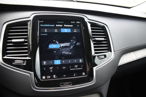 Volvo XC90 T8 455PK Automaat Plug-in hybrid AWD Ultimate Dark / Bowers & Wilkins / Luchtvering / Head Up Display / 360 Camera / Massagestoelen / Gelaagde Zijruiten / Trekhaak /