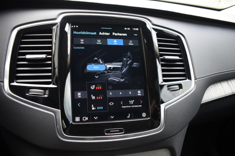 Volvo XC90 T8 455PK Automaat Plug-in hybrid AWD Ultimate Dark / Bowers & Wilkins / Luchtvering / Head Up Display / 360 Camera / Massagestoelen / Gelaagde Zijruiten / Trekhaak /