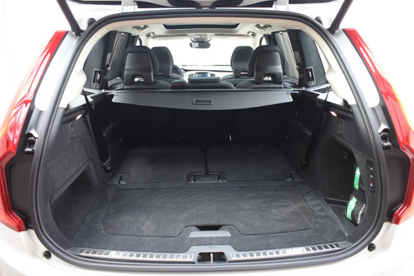 Volvo XC90 T8 455PK Automaat Plug-in hybrid AWD Ultimate Dark / Bowers & Wilkins / Luchtvering / Head Up Display / 360 Camera / Massagestoelen / Gelaagde Zijruiten / Trekhaak /