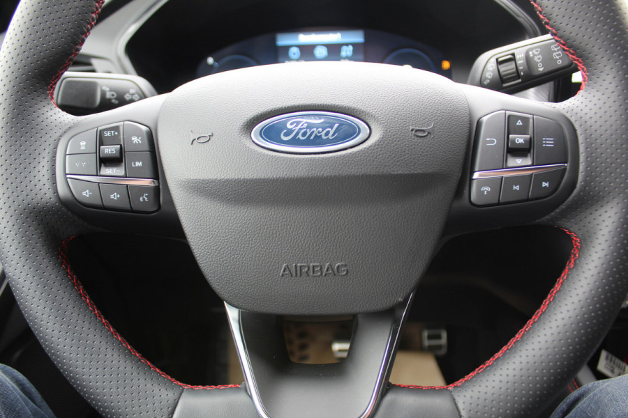 Ford Kuga 2.5 PHEV ST-Line X , 2100kg trekgewicht , Nieuw Model Van €. 54.937,- voor €. 44.735,- ! Trekgewicht van 2.100kg ! AGR stoelen voor , Winterpack