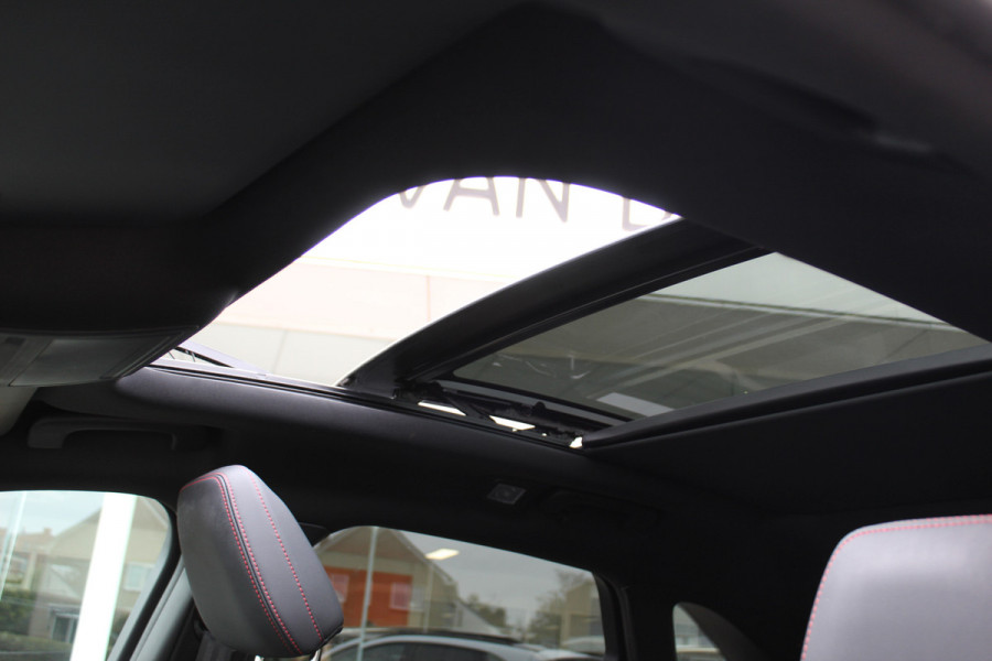 Ford Kuga 2.5 PHEV ST-Line X , 2100kg trekgewicht , Nieuw Model Van €. 54.937,- voor €. 44.735,- ! Trekgewicht van 2.100kg ! AGR stoelen voor , Winterpack
