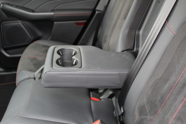 Ford Kuga 2.5 PHEV ST-Line X , 2100kg trekgewicht , Nieuw Model Van €. 54.937,- voor €. 44.735,- ! Trekgewicht van 2.100kg ! AGR stoelen voor , Winterpack