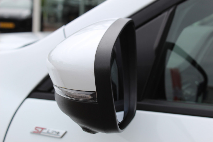 Ford Kuga 2.5 PHEV ST-Line X , 2100kg trekgewicht , Nieuw Model Van €. 54.937,- voor €. 44.735,- ! Trekgewicht van 2.100kg ! AGR stoelen voor , Winterpack