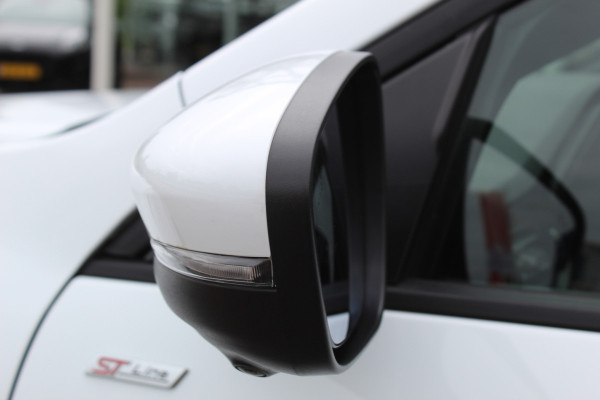 Ford Kuga 2.5 PHEV ST-Line X , 2100kg trekgewicht , Nieuw Model Van €. 54.937,- voor €. 44.735,- ! Trekgewicht van 2.100kg ! AGR stoelen voor , Winterpack