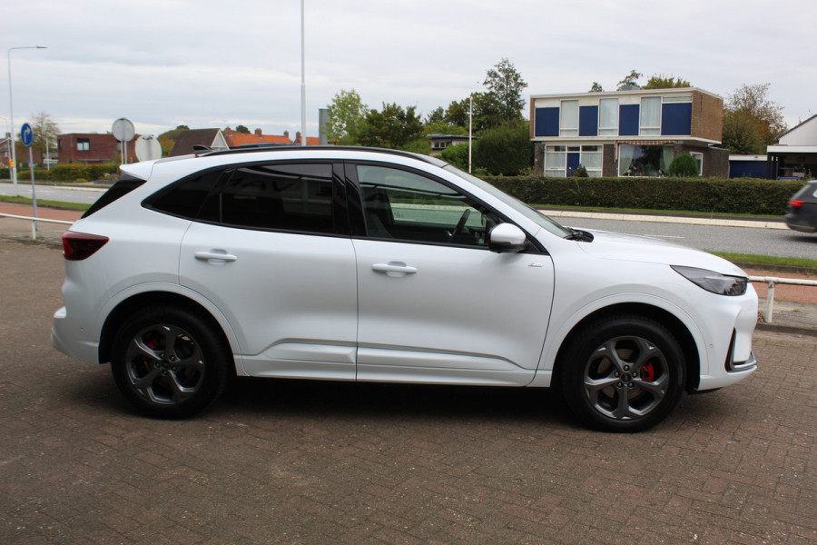 Ford Kuga 2.5 PHEV ST-Line X , 2100kg trekgewicht , Nieuw Model Van €. 54.937,- voor €. 44.735,- ! Trekgewicht van 2.100kg ! AGR stoelen voor , Winterpack