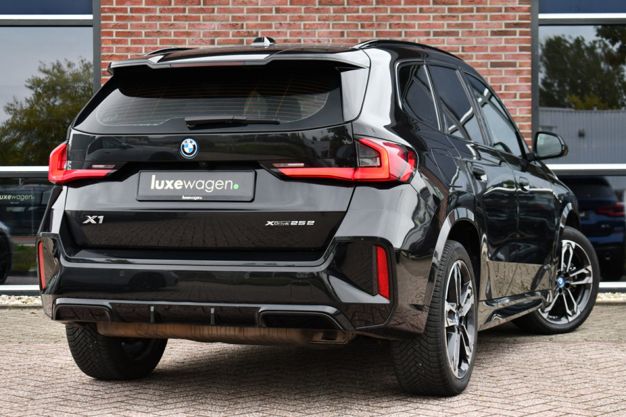 BMW X1 xDrive25e M-Sport Pano ACC 360 HUD 19inch Adp-onderstel BTW-auto