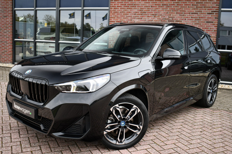 BMW X1 xDrive25e M-Sport Pano ACC 360 HUD 19inch Adp-onderstel BTW-auto