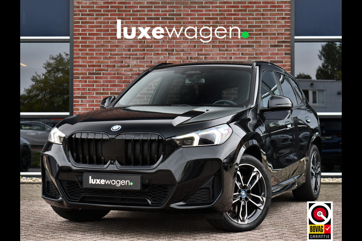 BMW X1 xDrive25e M-Sport Pano ACC 360 HUD 19inch Adp-onderstel BTW-auto BMW X1 xDrive25e M-Sport Pano ACC 360 HUD 19inch Adp-onderstel BTW-auto