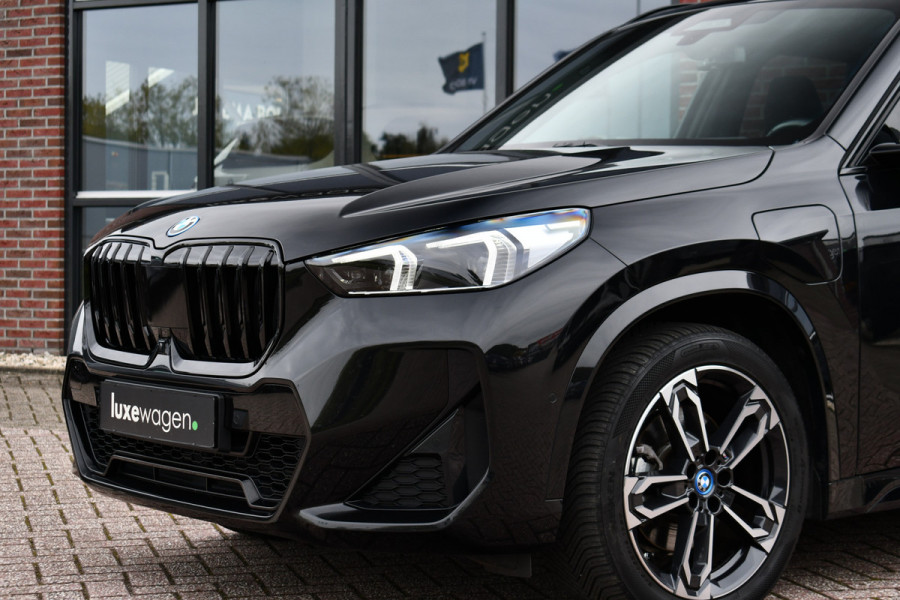 BMW X1 xDrive25e M-Sport Pano ACC 360 HUD 19inch Adp-onderstel BTW-auto