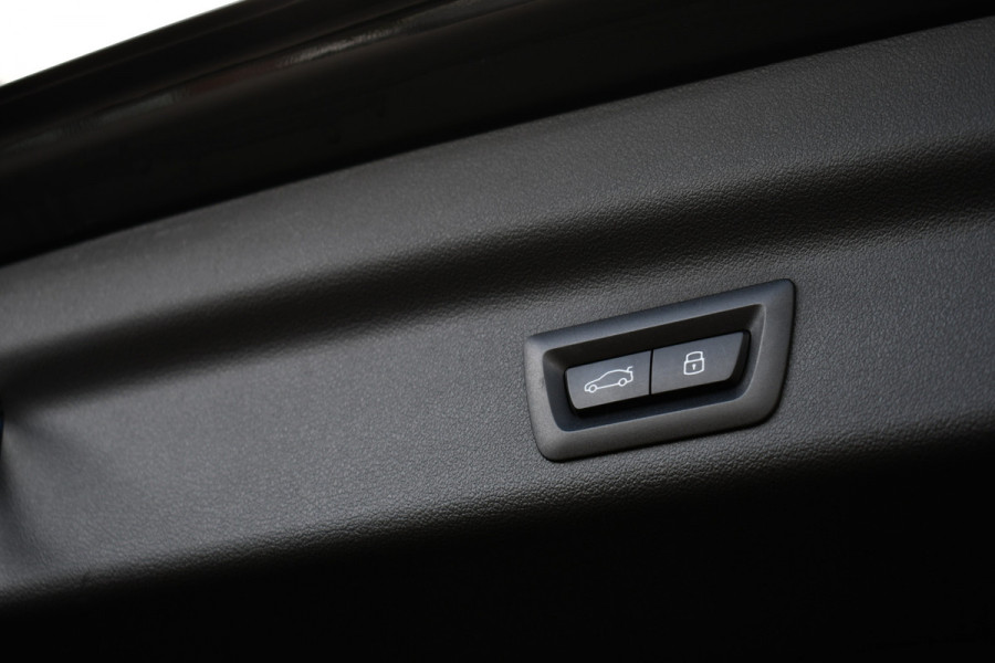 BMW X1 xDrive25e M-Sport Pano ACC 360 HUD 19inch Adp-onderstel BTW-auto