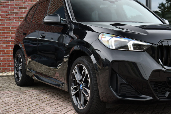 BMW X1 xDrive25e M-Sport Pano ACC 360 HUD 19inch Adp-onderstel BTW-auto