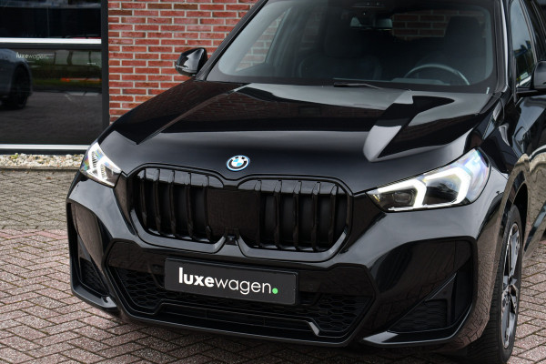BMW X1 xDrive25e M-Sport Pano ACC 360 HUD 19inch Adp-onderstel BTW-auto