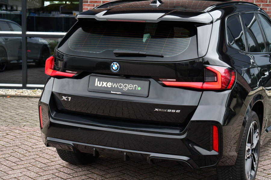 BMW X1 xDrive25e M-Sport Pano ACC 360 HUD 19inch Adp-onderstel BTW-auto